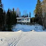 Kotirinne 135 - Jaerven Rannalla *