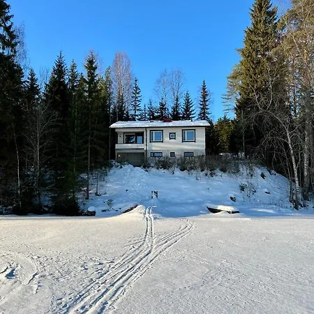 Kotirinne 135 - Jaerven Rannalla *
